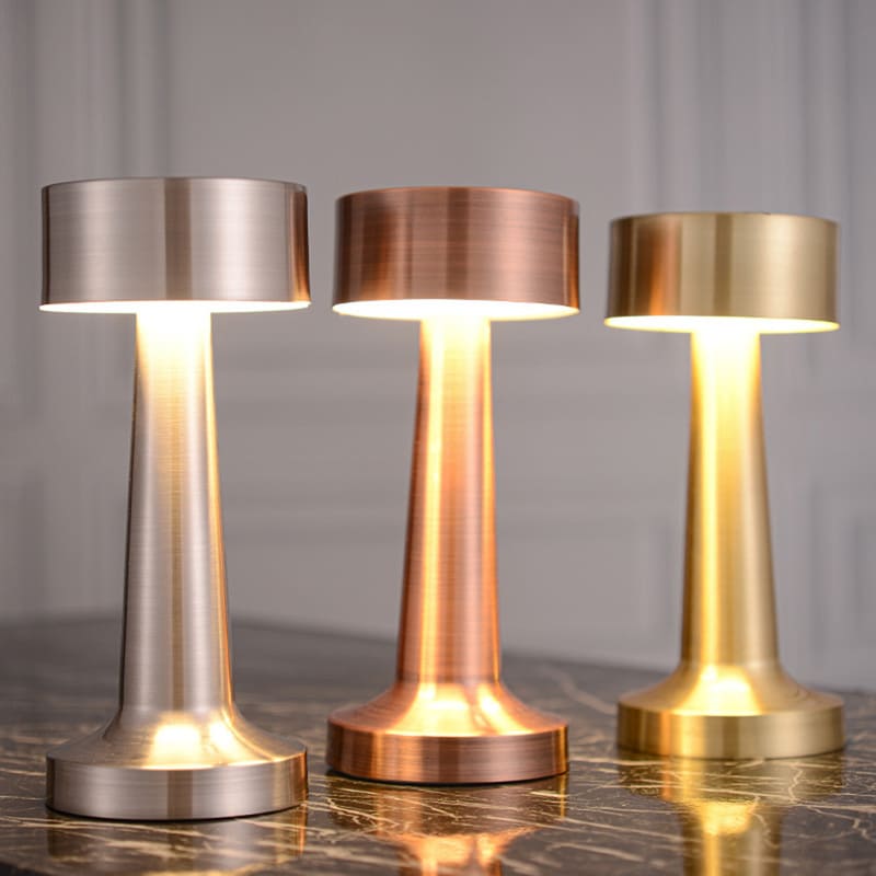 Luminária de Mesa Retrô Recarregável